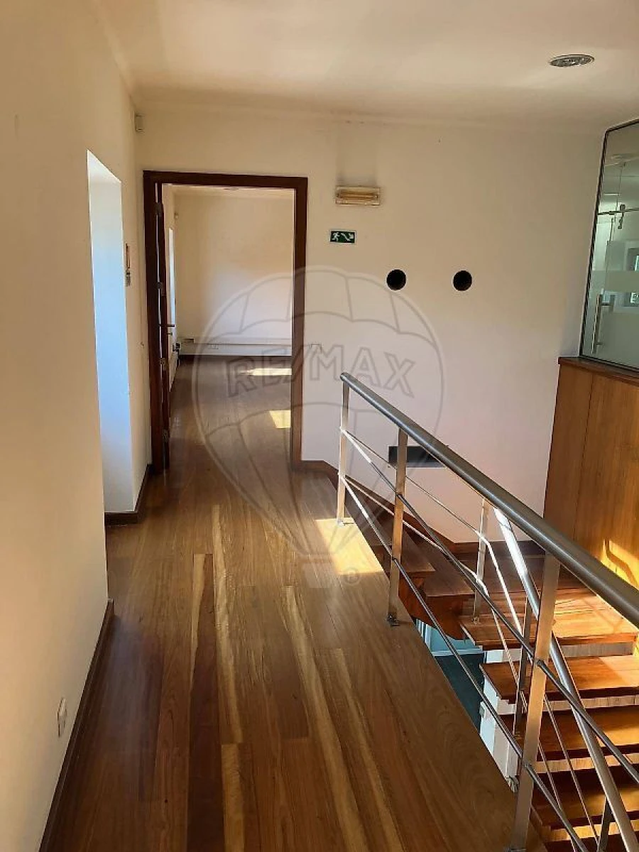 Armazém para Arrendamento em Oeiras e São Julião da Barra, Paço de Arcos e Caxias Foto 5