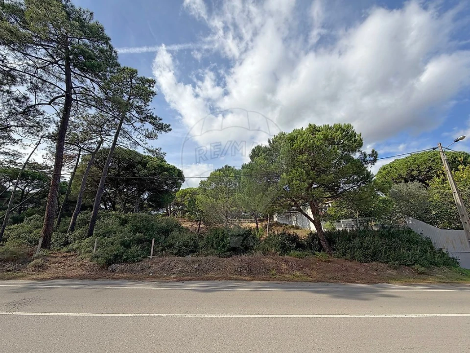 Terreno para Venda em Charneca de Caparica e Sobreda Foto 2