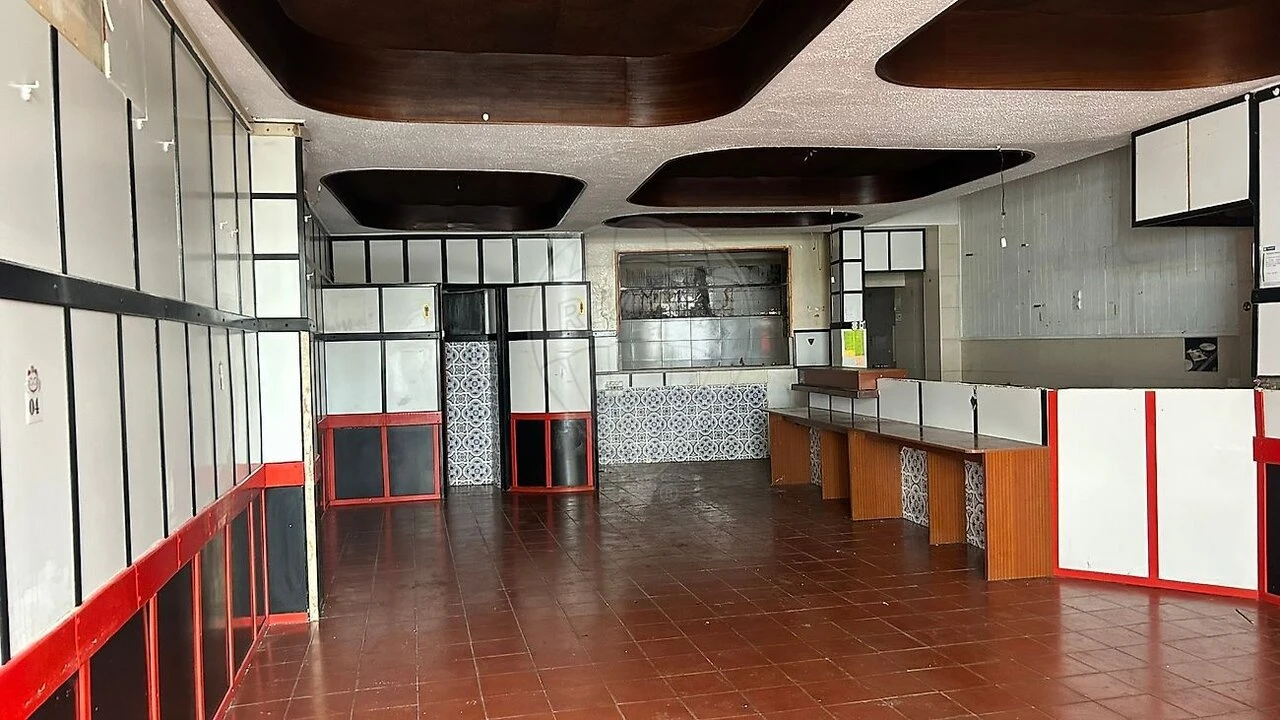 Prédio para Venda em Lagos (São Sebastião e Santa Maria) Foto 4