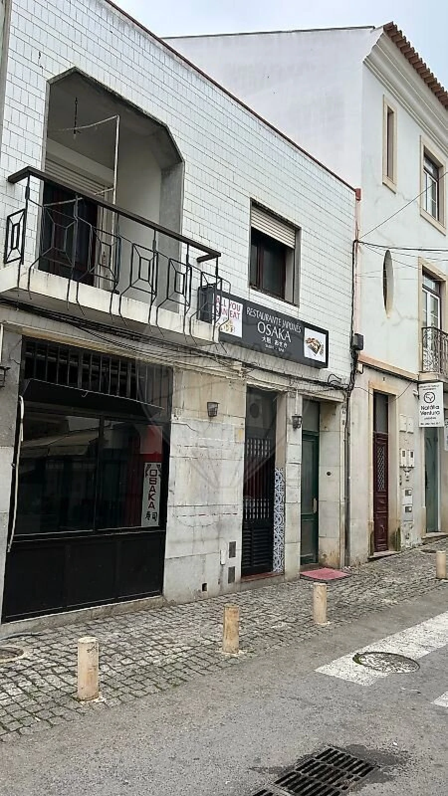 Prédio para Venda em Lagos (São Sebastião e Santa Maria)