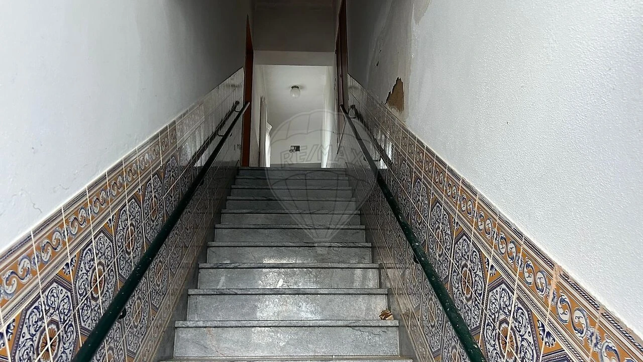 Prédio para Venda em Lagos (São Sebastião e Santa Maria) Foto 7