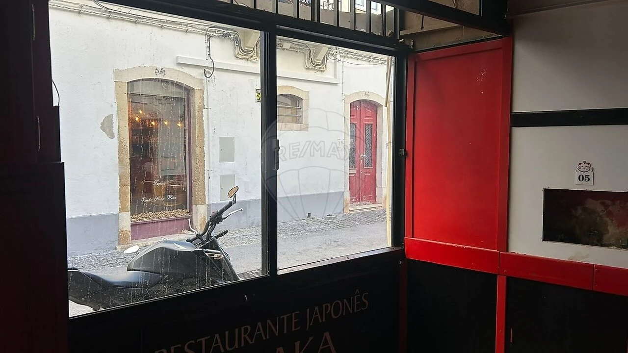 Prédio para Venda em Lagos (São Sebastião e Santa Maria) Foto 6