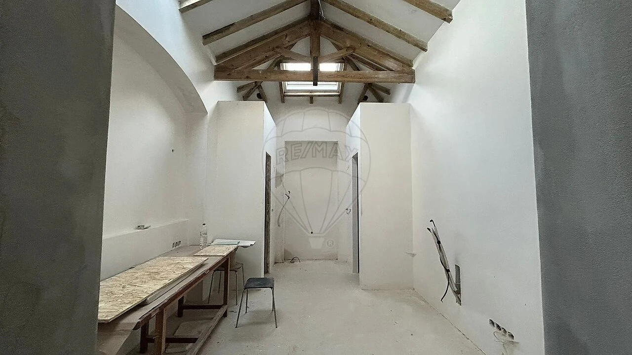 Apartamento T2 para Venda em Beato Foto 14