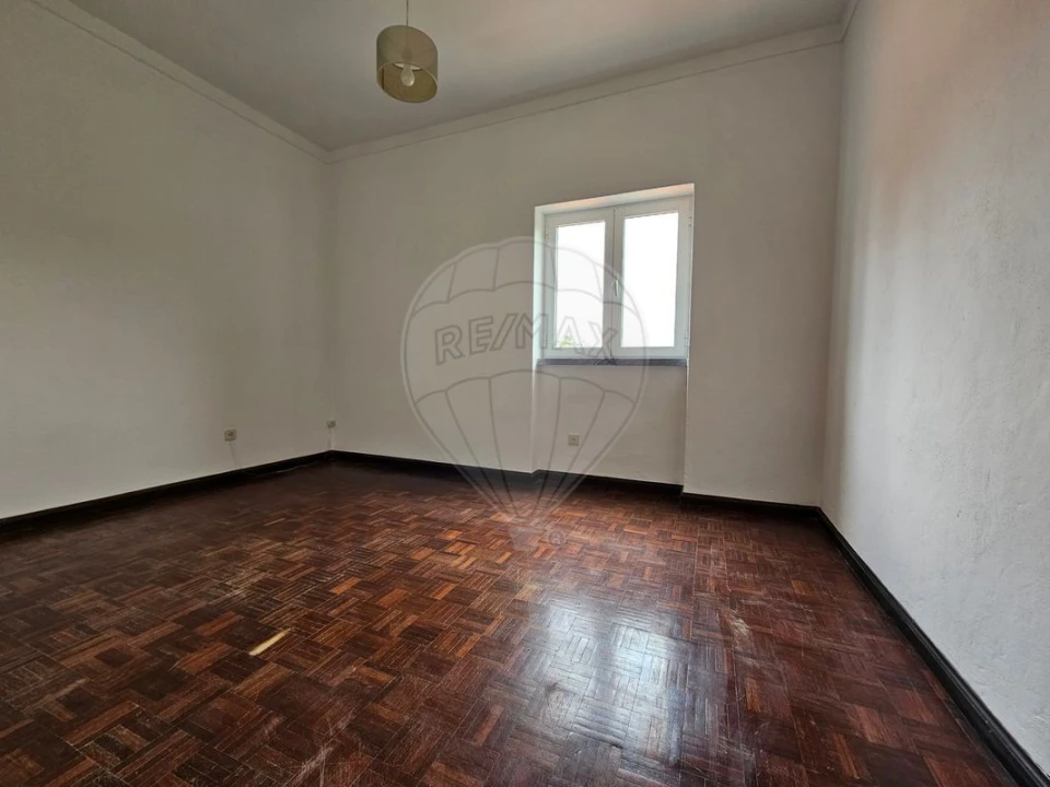 Moradia T5 para Venda em Vila Verde dos Francos Foto 7