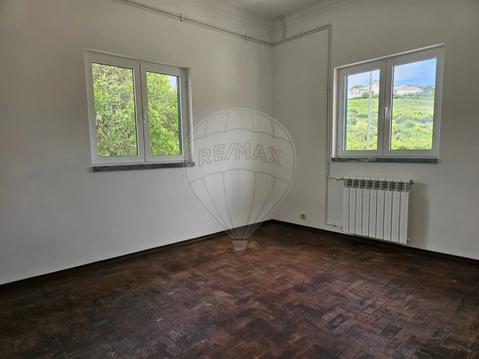 Moradia T5 para Venda em Vila Verde dos Francos Foto 6