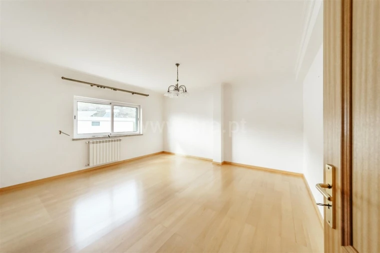 Moradia T4 para Venda em Tortosendo Foto 13