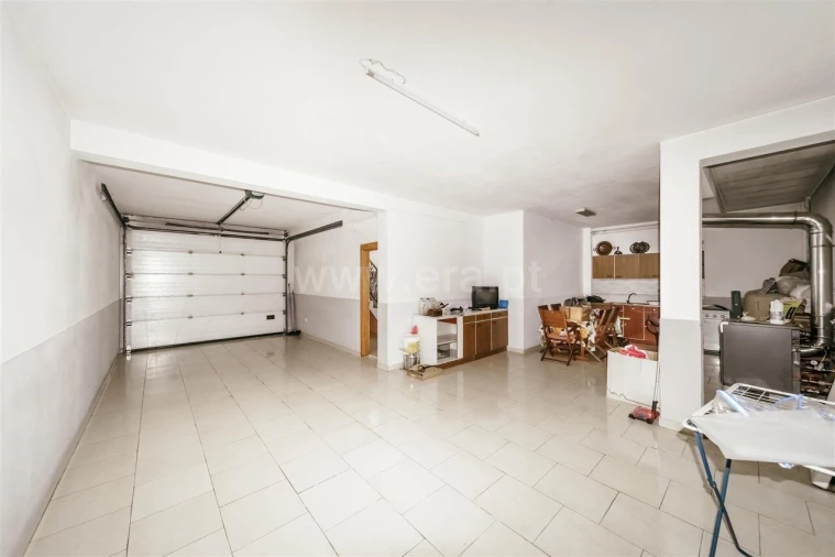 Moradia T4 para Venda em Tortosendo Foto 11