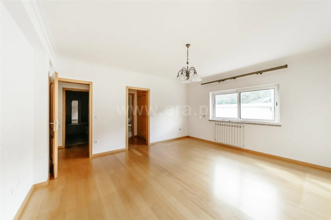 Moradia T4 para Venda em Tortosendo Foto 14