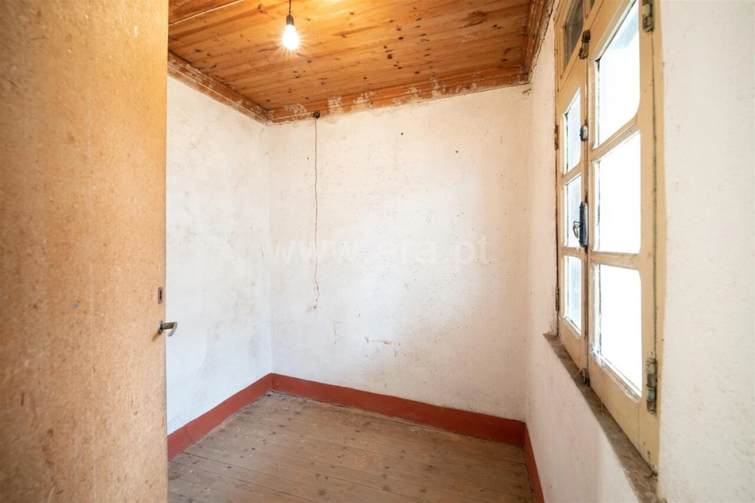 Moradia T4 para Venda em Sobral de São Miguel Foto 3