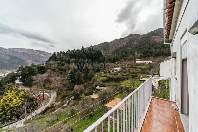 Moradia T4 para Venda em Manteigas (Santa Maria) Foto 12