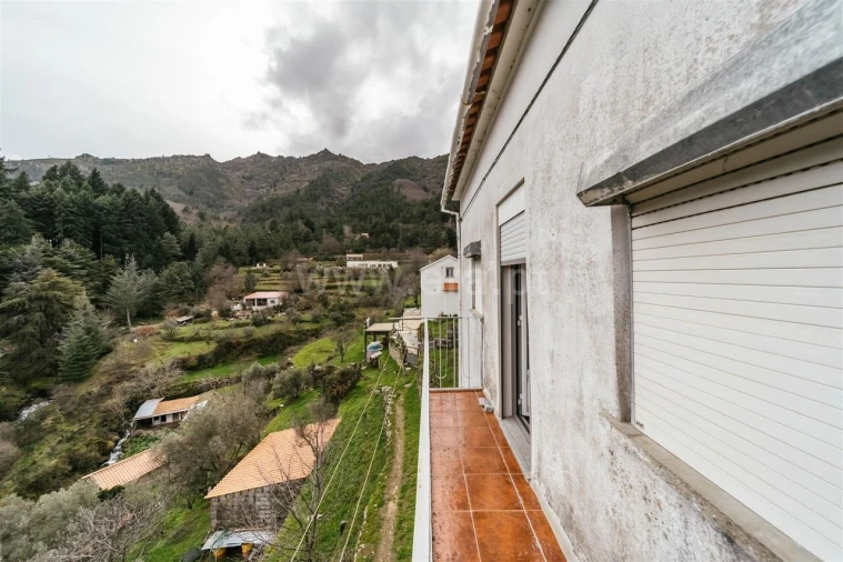 Moradia T4 para Venda em Manteigas (Santa Maria)