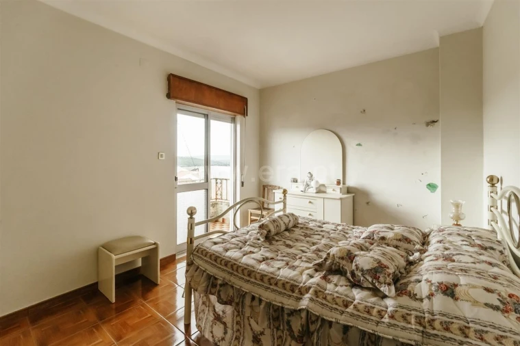 Moradia T5 para Venda em Orjais Foto 10