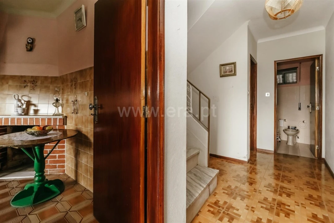 Moradia T5 para Venda em Orjais Foto 4