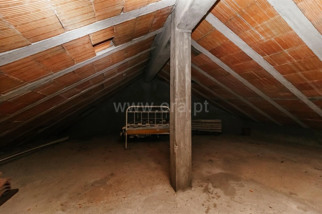 Moradia T5 para Venda em Orjais Foto 17