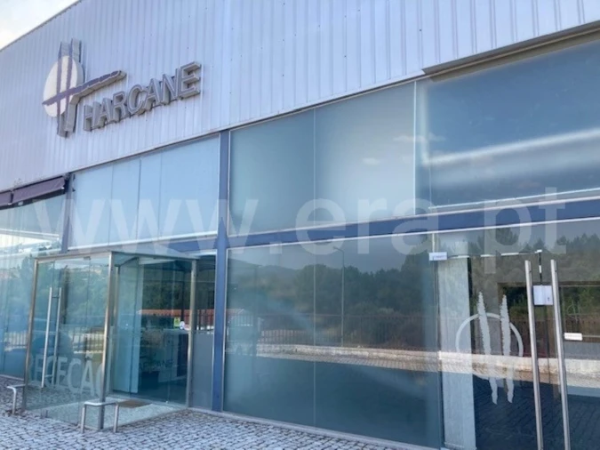 Armazém para Arrendamento em Tortosendo Foto 3