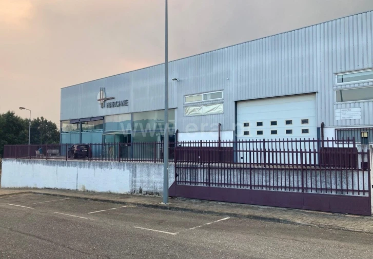 Armazém para Arrendamento em Tortosendo Foto 2