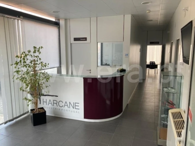 Armazém para Arrendamento em Tortosendo Foto 6