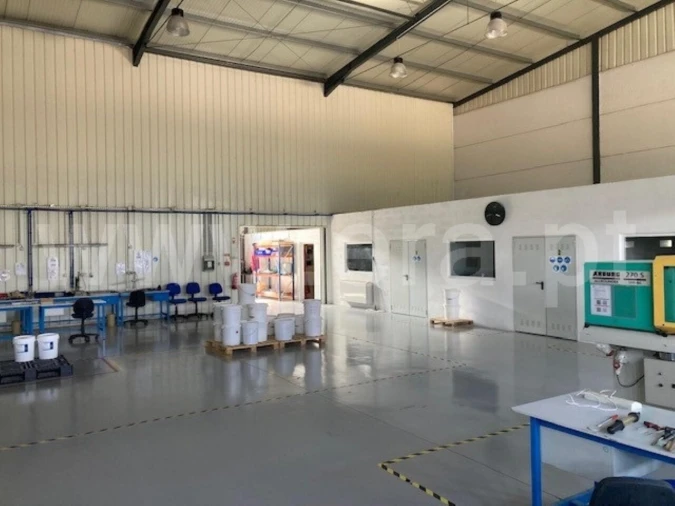 Armazém para Arrendamento em Tortosendo Foto 4