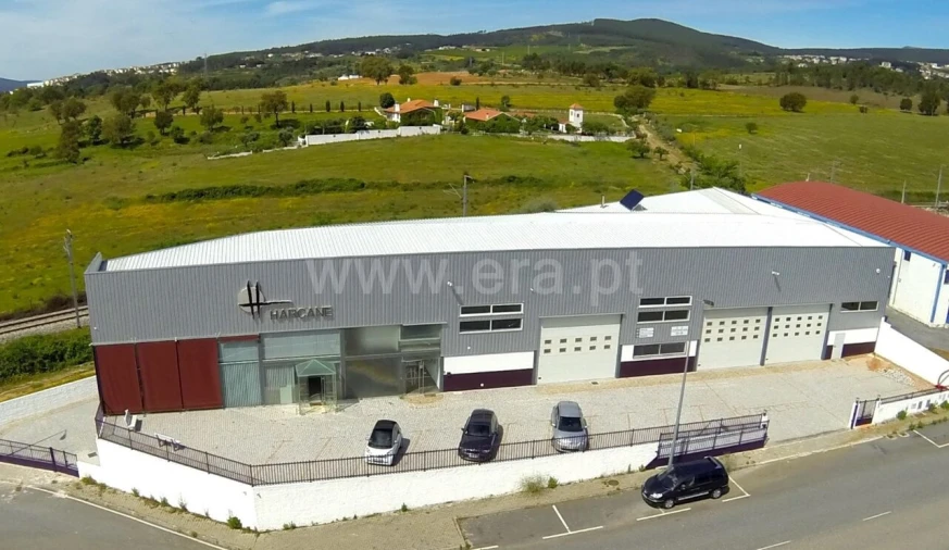 Armazém para Arrendamento em Tortosendo Foto 1