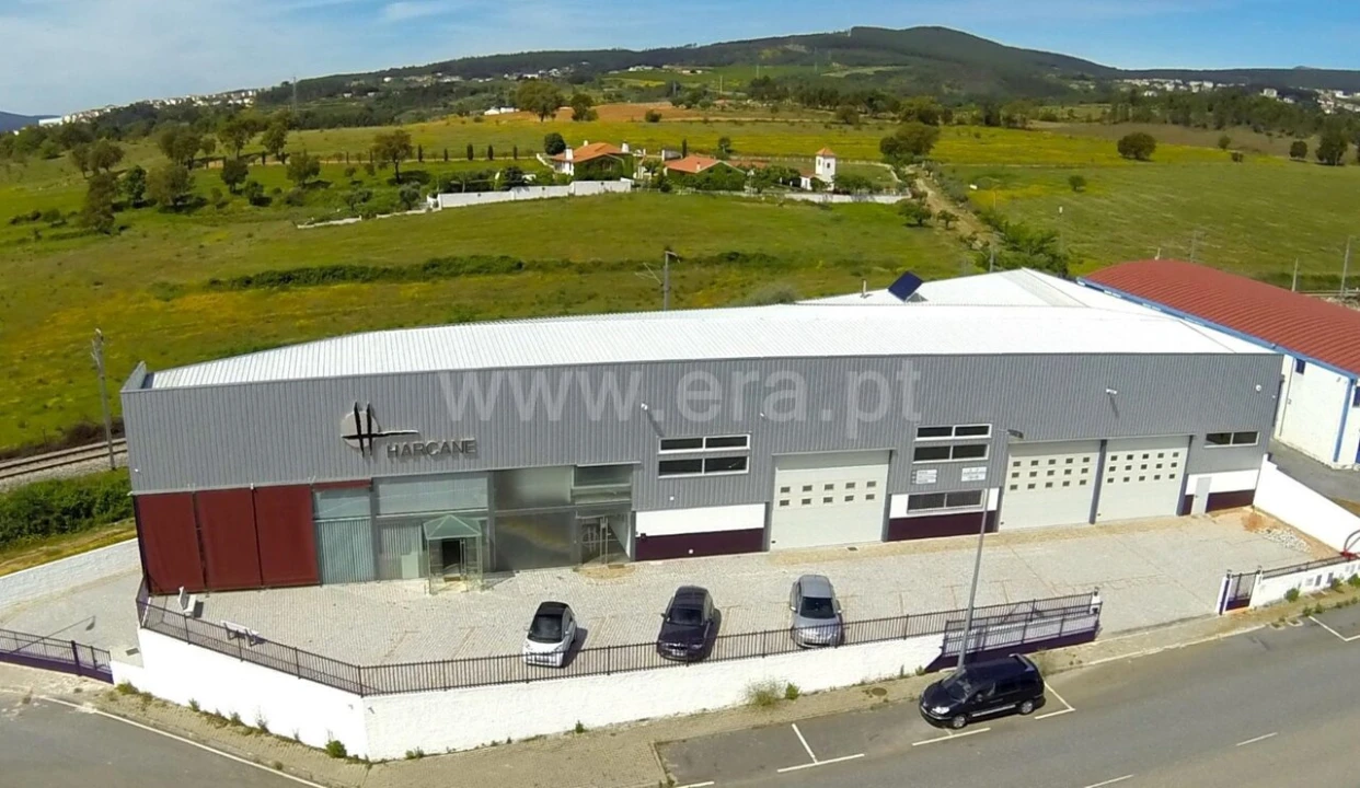 Armazém para Arrendamento em Tortosendo Foto 1