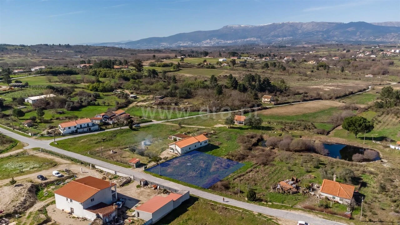 Terreno para Venda em Caria Foto 1