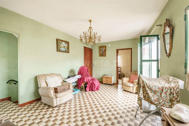 Moradia T4 para Venda em Casteleiro Foto 9