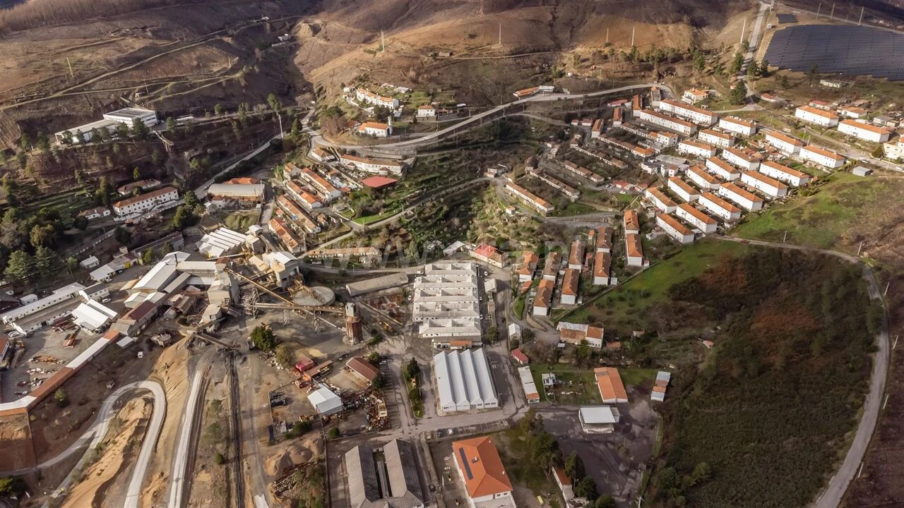 Moradia T3 para Venda em Aldeia de São Francisco de Assis Foto 14