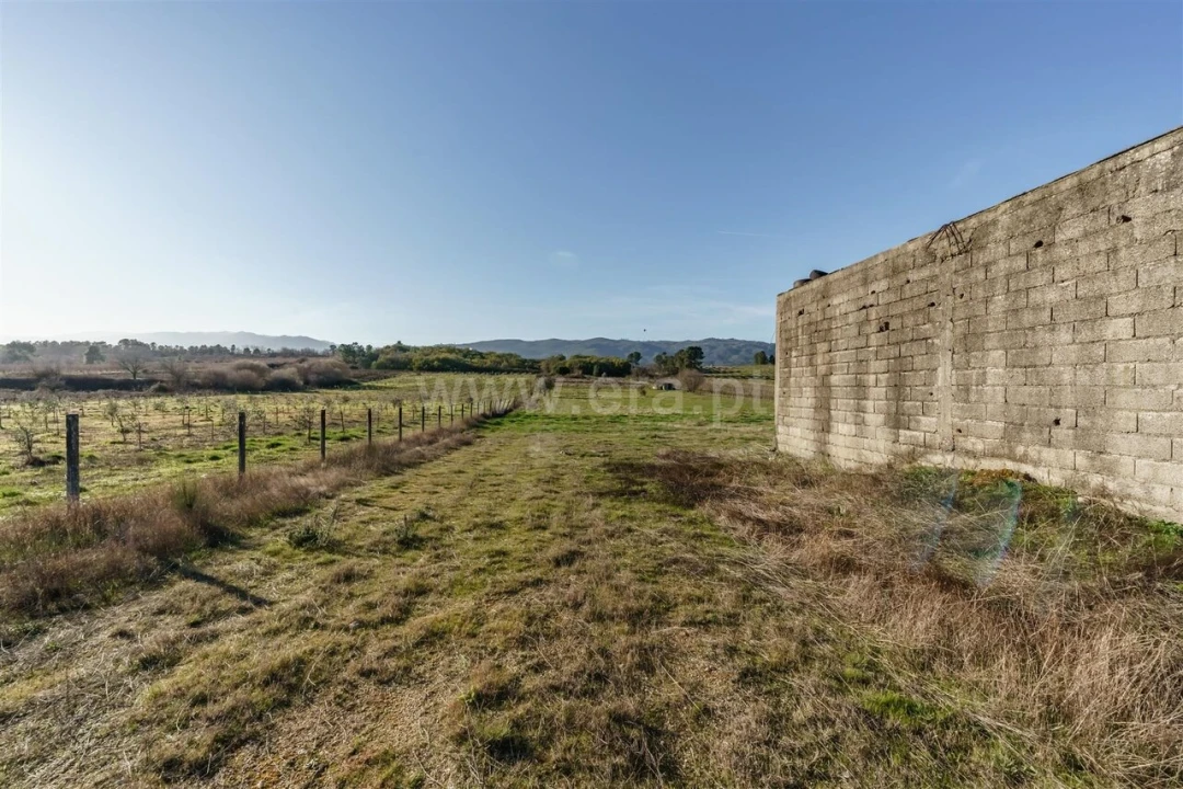 Quinta T0 para Venda em Orjais Foto 16