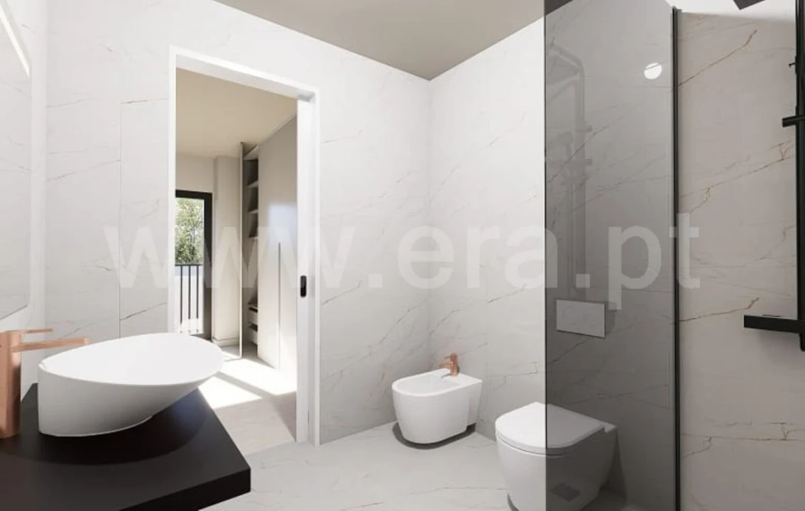 Moradia T4 para Venda em Tortosendo Foto 5