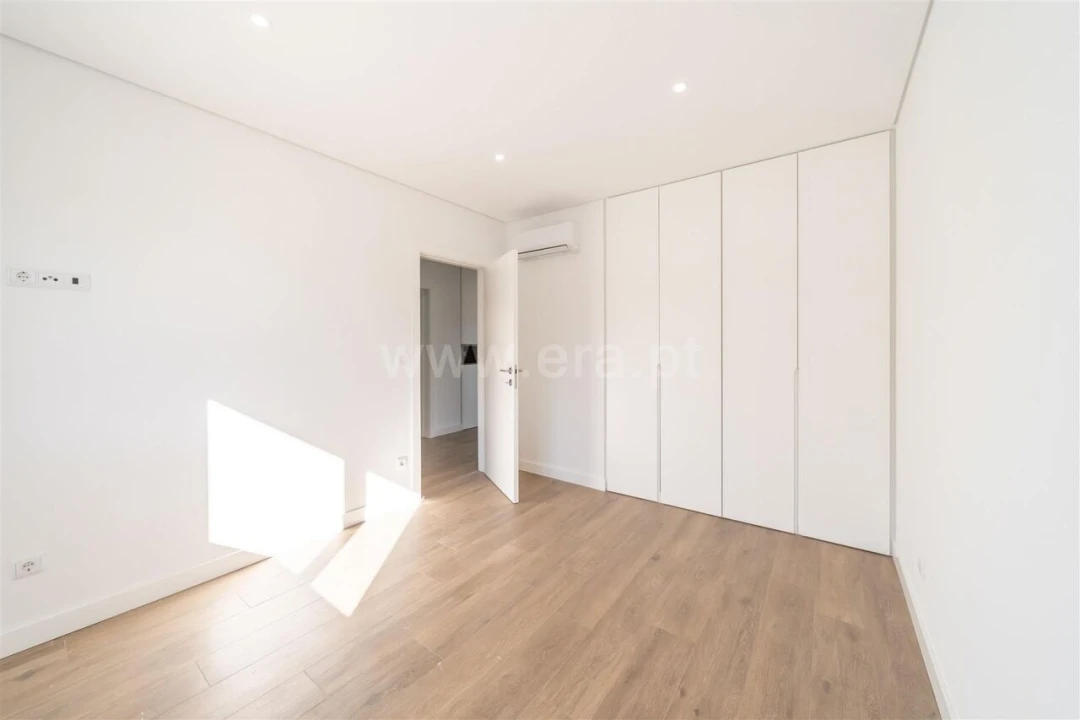 Moradia T4 para Venda em Boidobra Foto 5