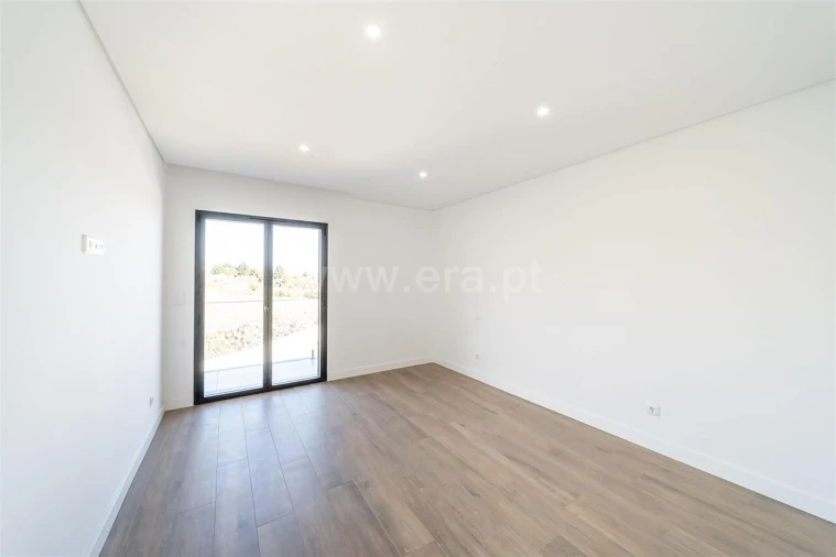 Moradia T4 para Venda em Boidobra Foto 14