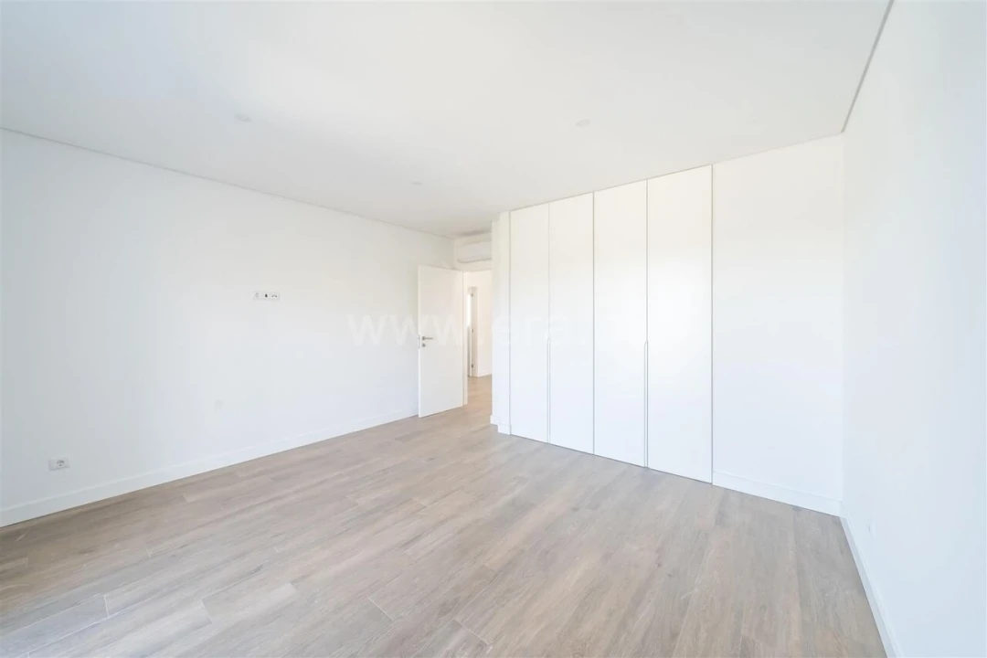 Moradia T4 para Venda em Boidobra Foto 11