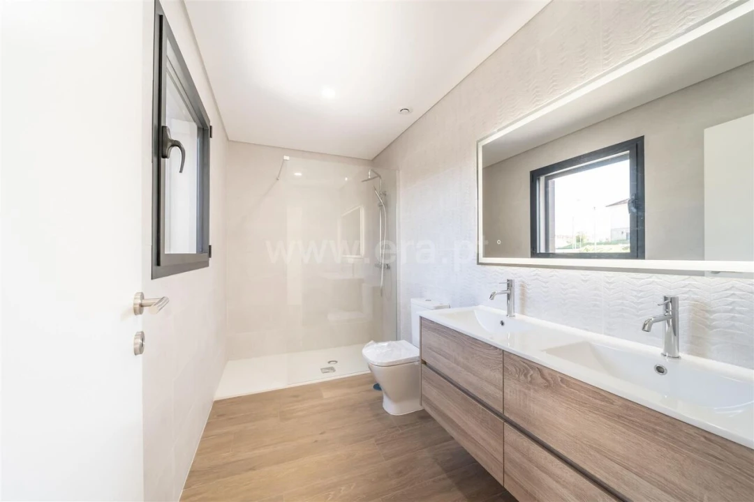 Moradia T4 para Venda em Boidobra Foto 17