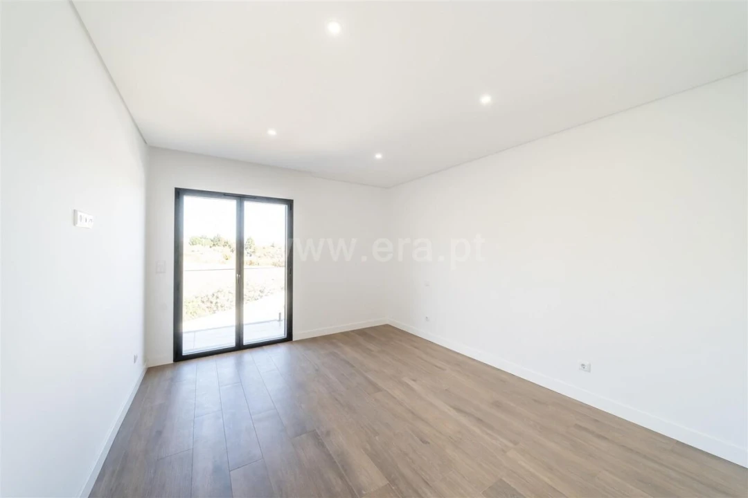 Moradia T4 para Venda em Boidobra Foto 14