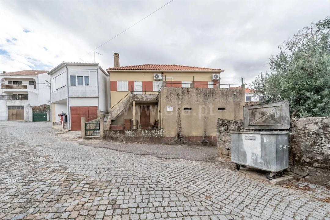 Moradia T4 para Venda em Peraboa Foto 4