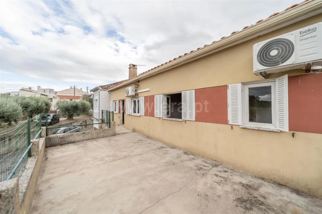 Moradia T4 para Venda em Peraboa Foto 1