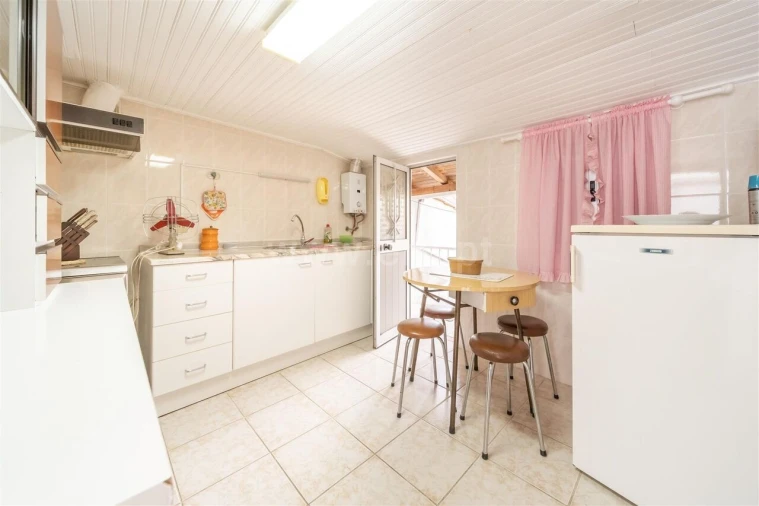 Moradia T3 para Venda em Erada Foto 3