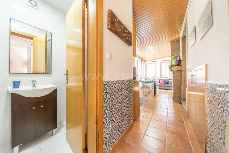 Moradia T6 para Venda em Cortes do Meio Foto 10