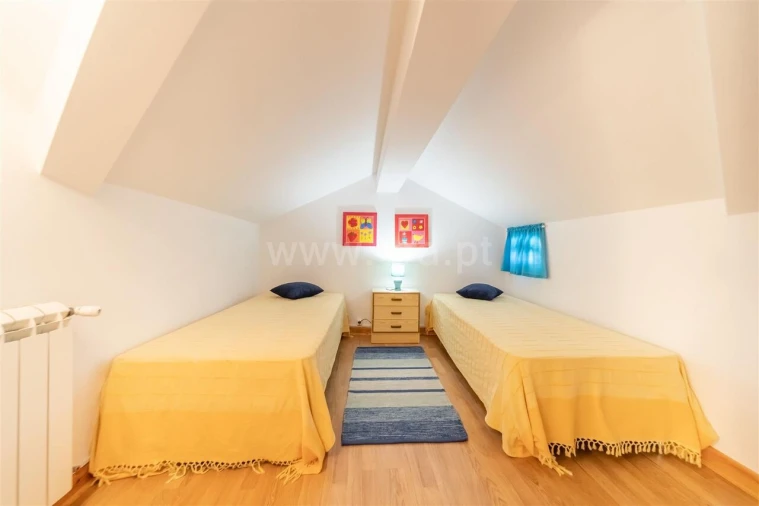 Moradia T6 para Venda em Cortes do Meio Foto 19