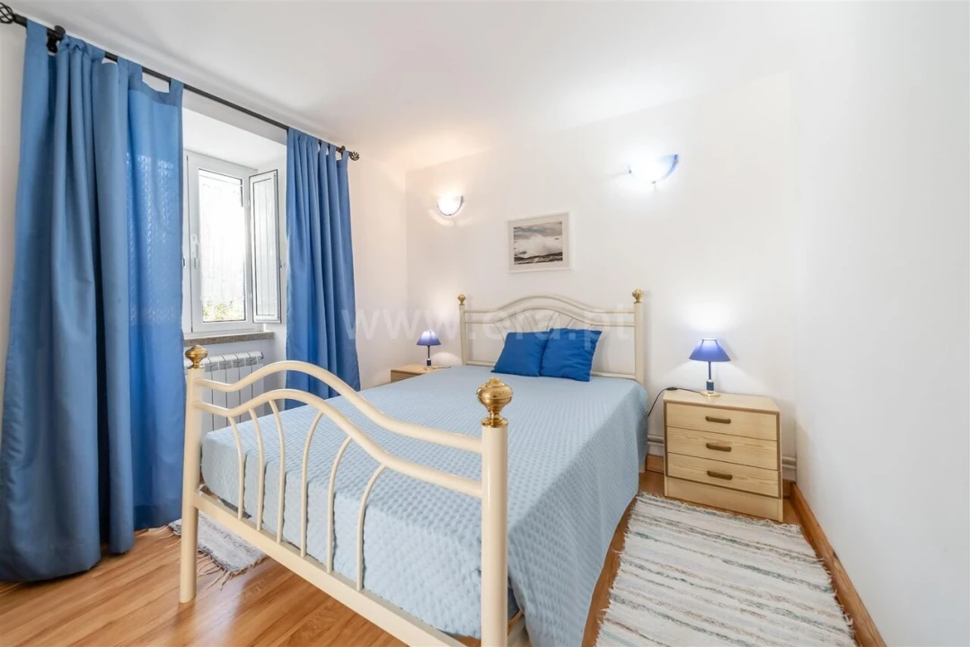 Moradia T6 para Venda em Cortes do Meio Foto 14