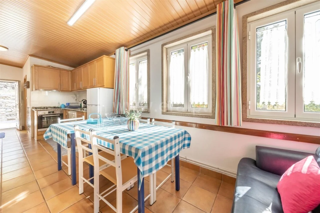 Moradia T6 para Venda em Cortes do Meio Foto 13