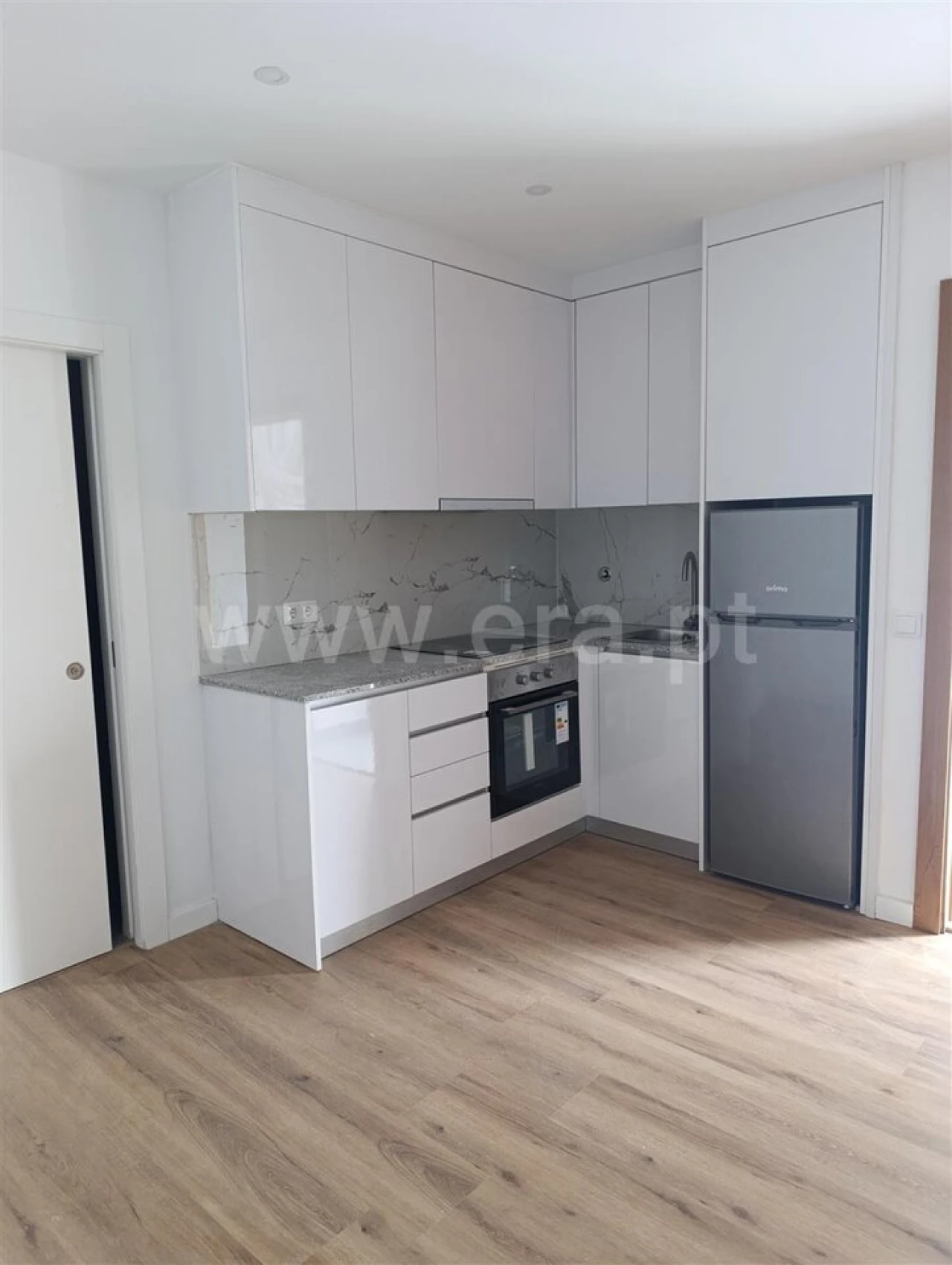 Apartamento T0 para Venda em Tortosendo Foto 1