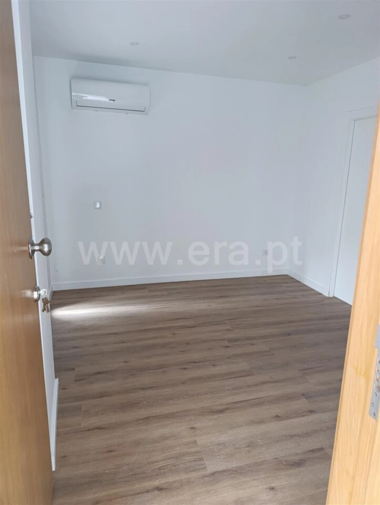 Apartamento T0 para Venda em Tortosendo Foto 2