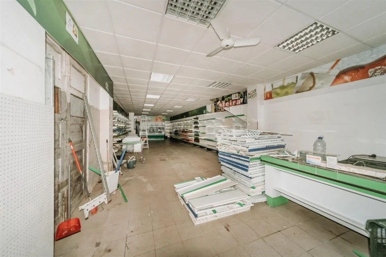 Prédio para Venda em Tortosendo Foto 15