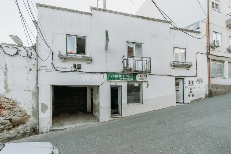 Prédio para Venda em Tortosendo Foto 1