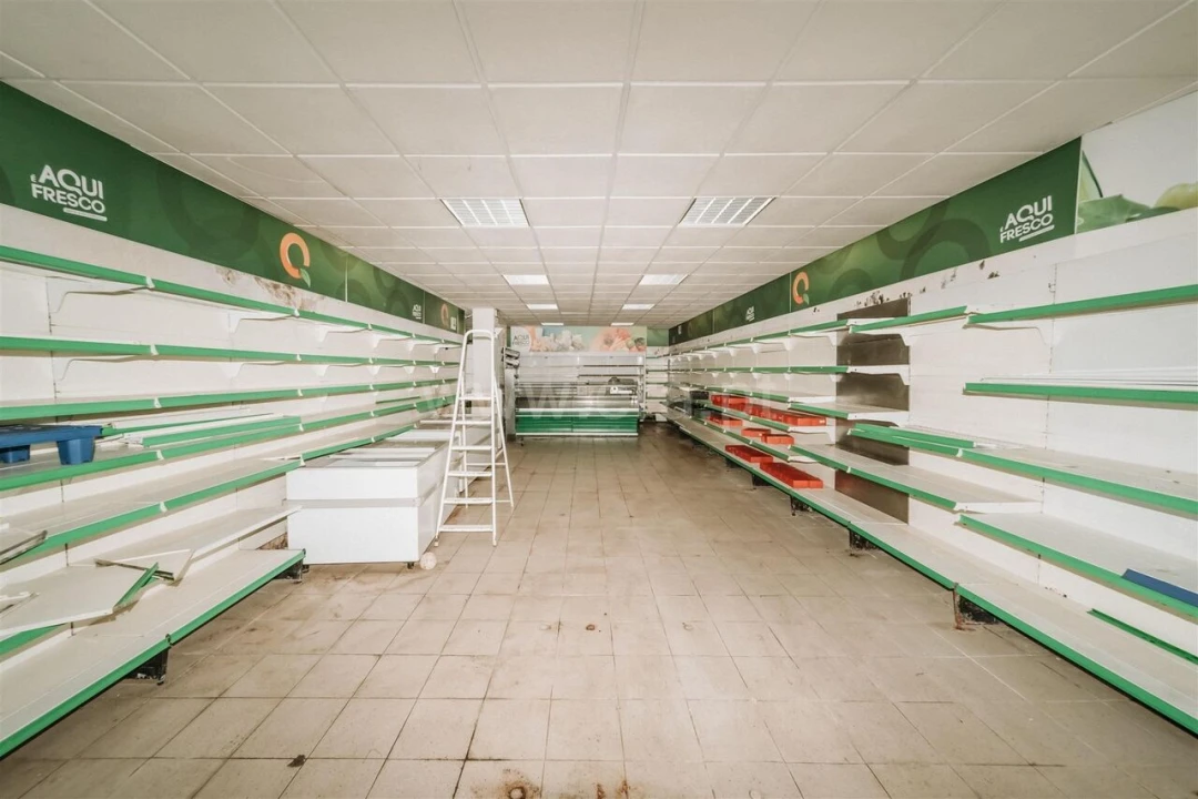 Prédio para Venda em Tortosendo Foto 14