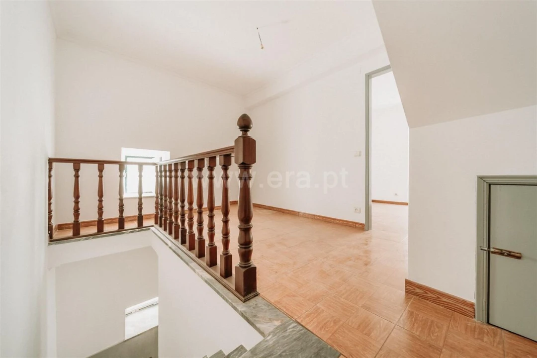 Prédio para Venda em Tortosendo Foto 8