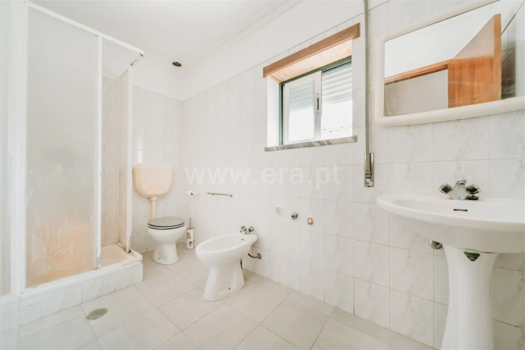 Prédio para Venda em Tortosendo Foto 15