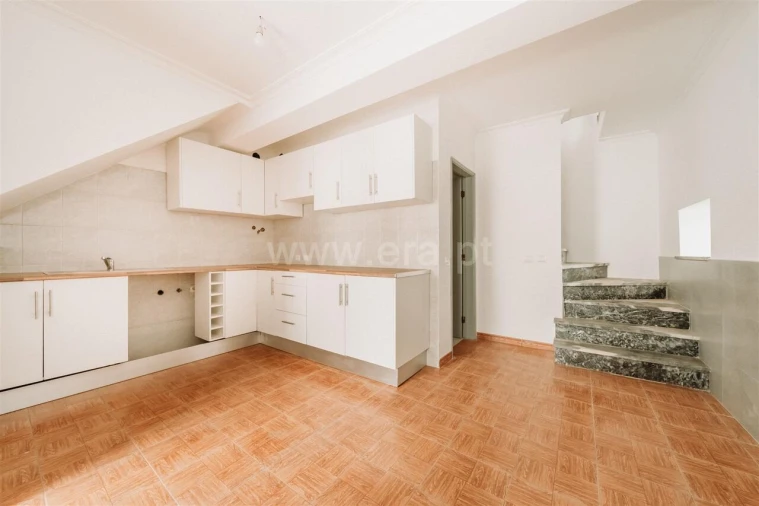 Prédio para Venda em Tortosendo Foto 4