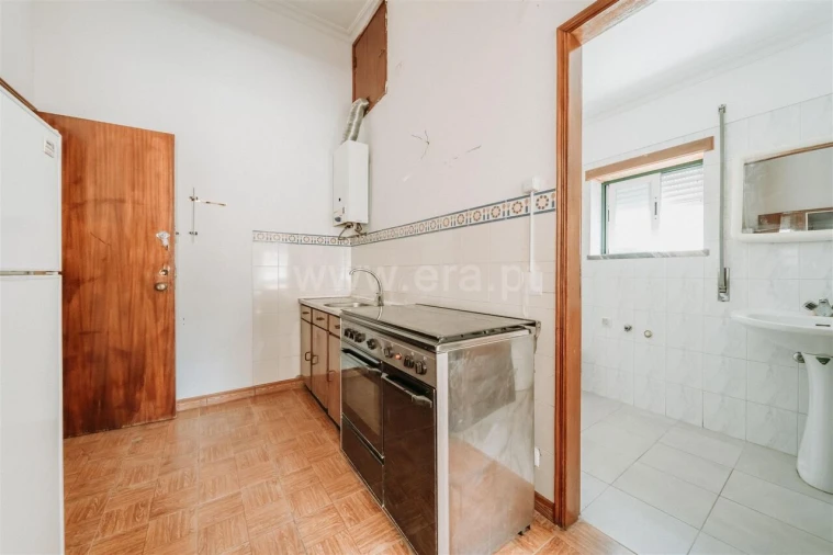 Prédio para Venda em Tortosendo Foto 13